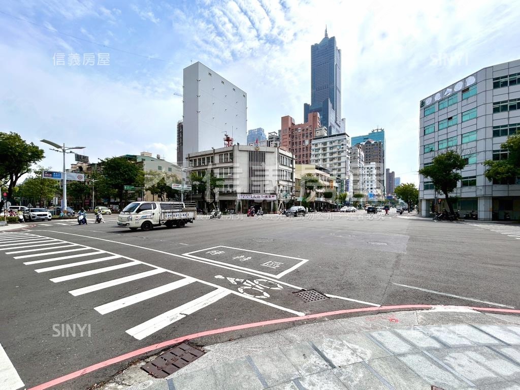 亞灣區霸氣三角窗房屋室內格局與周邊環境