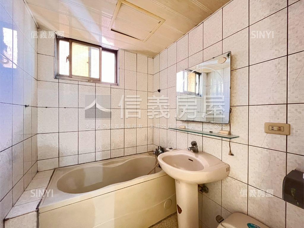 親水公園高樓層四房有車位房屋室內格局與周邊環境