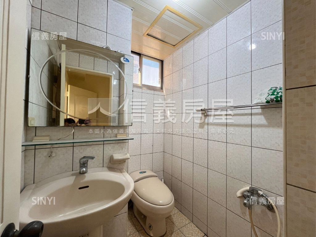 親水公園高樓層四房有車位房屋室內格局與周邊環境