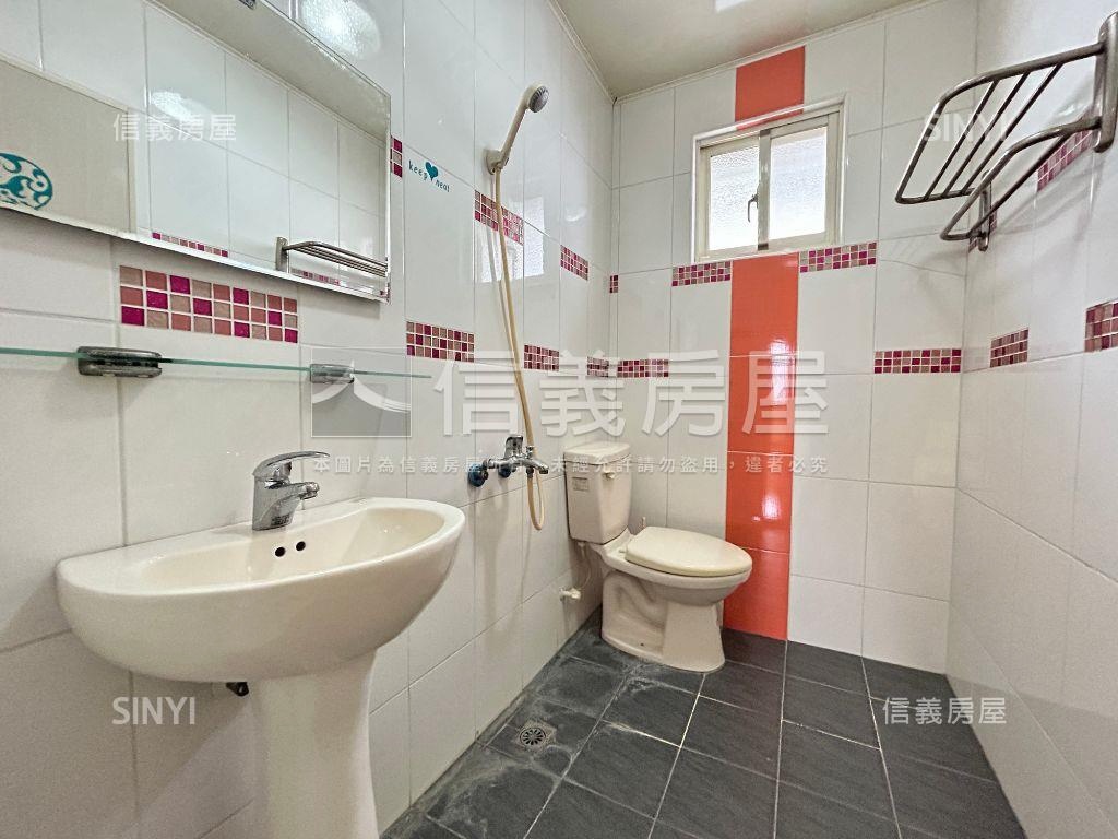 近仁化路大面寬臨路透天房屋室內格局與周邊環境