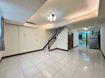 近仁化路大面寬臨路透天