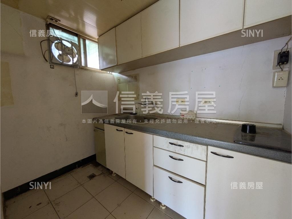 光復路辦公室附車位房屋室內格局與周邊環境