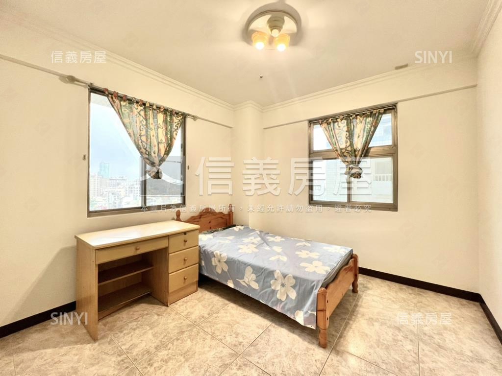 第一園｜大坪採光有車位房屋室內格局與周邊環境