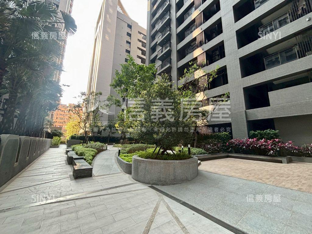 富宇世界花園兩房平車房屋室內格局與周邊環境