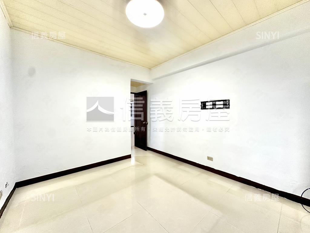 新專任⭐國泰格局三房雙衛房屋室內格局與周邊環境