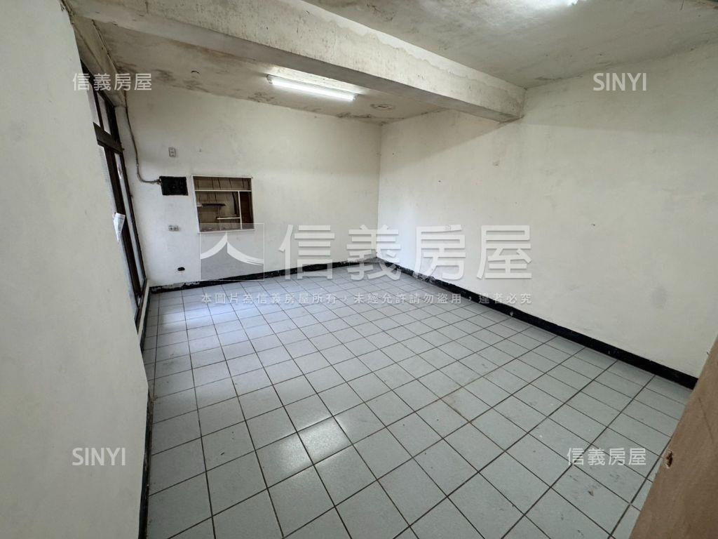 專任☆新光路二段透天房屋室內格局與周邊環境