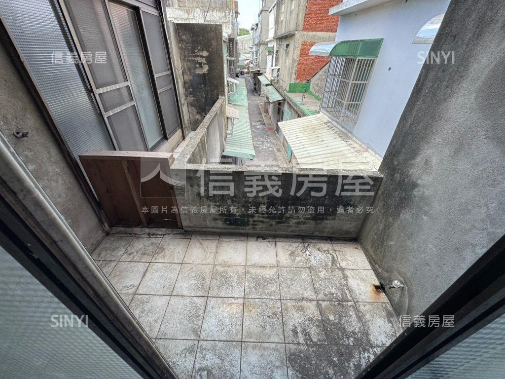專任☆新光路二段透天房屋室內格局與周邊環境