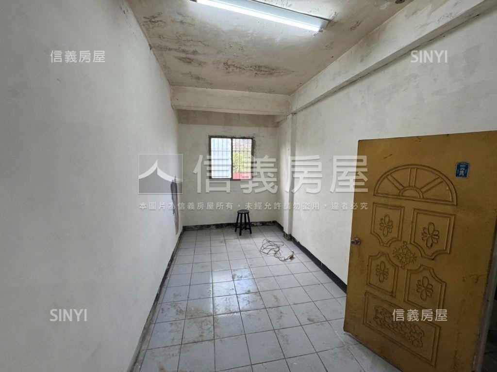 專任☆新光路二段透天房屋室內格局與周邊環境