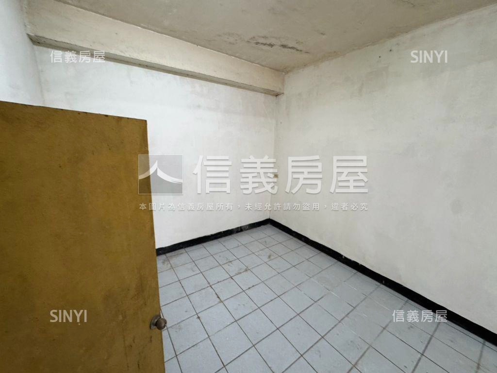 專任☆新光路二段透天房屋室內格局與周邊環境