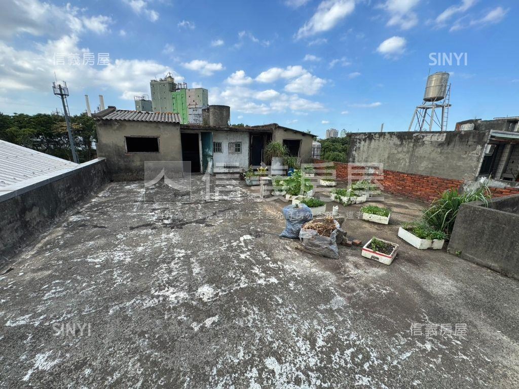 專任☆新光路二段透天房屋室內格局與周邊環境