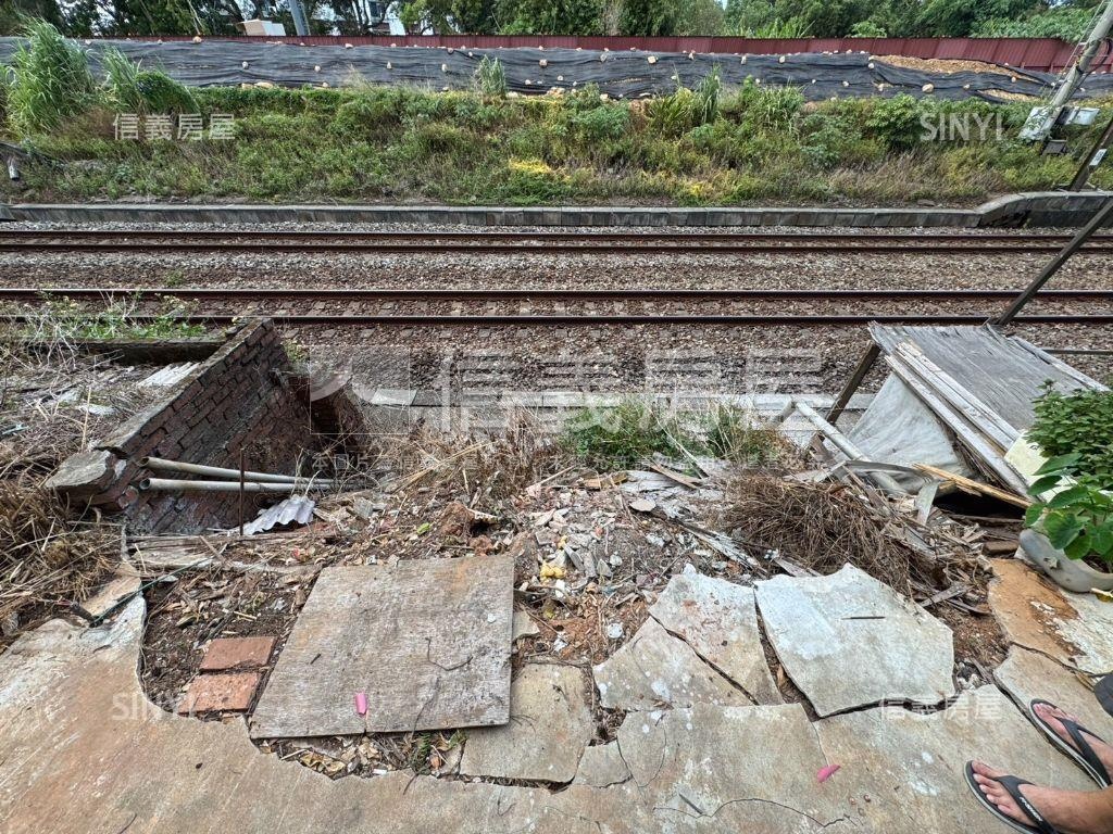 專任☆新光路二段透天房屋室內格局與周邊環境