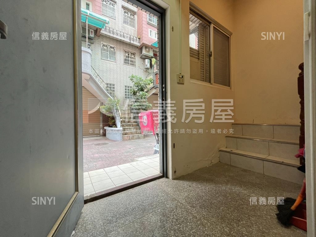 中豐路山頂段收租透店房屋室內格局與周邊環境