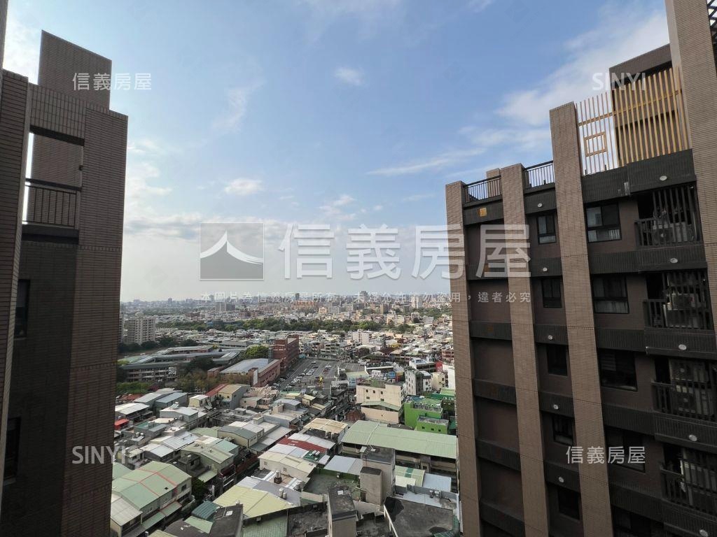 遠雄龍岡一期美三房車位房屋室內格局與周邊環境