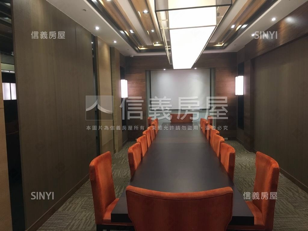 遠雄龍岡一期美三房車位房屋室內格局與周邊環境