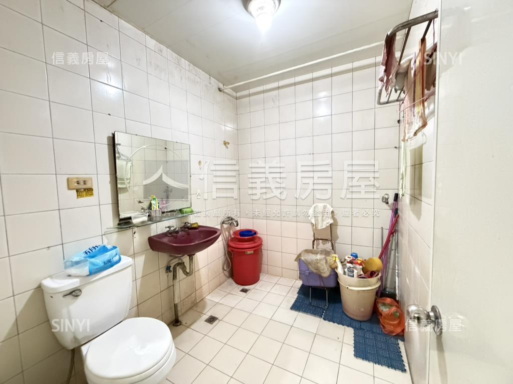 近捷運中原站稀有一樓房屋室內格局與周邊環境