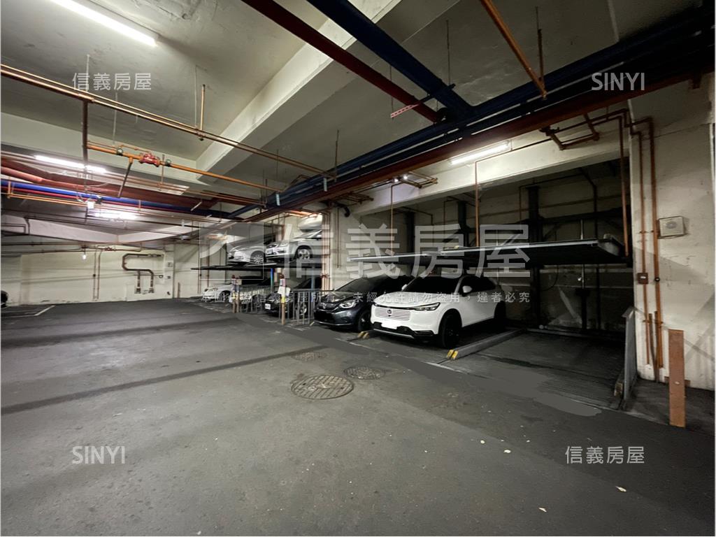 近巨蛋捷運採光三房車位房屋室內格局與周邊環境