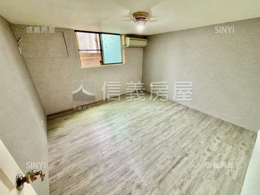 【新接】紅綠挑高好時節房屋室內格局與周邊環境