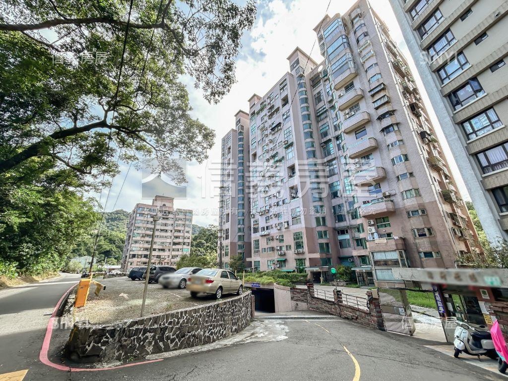 薄荷。稀有挑高質感大空間房屋室內格局與周邊環境