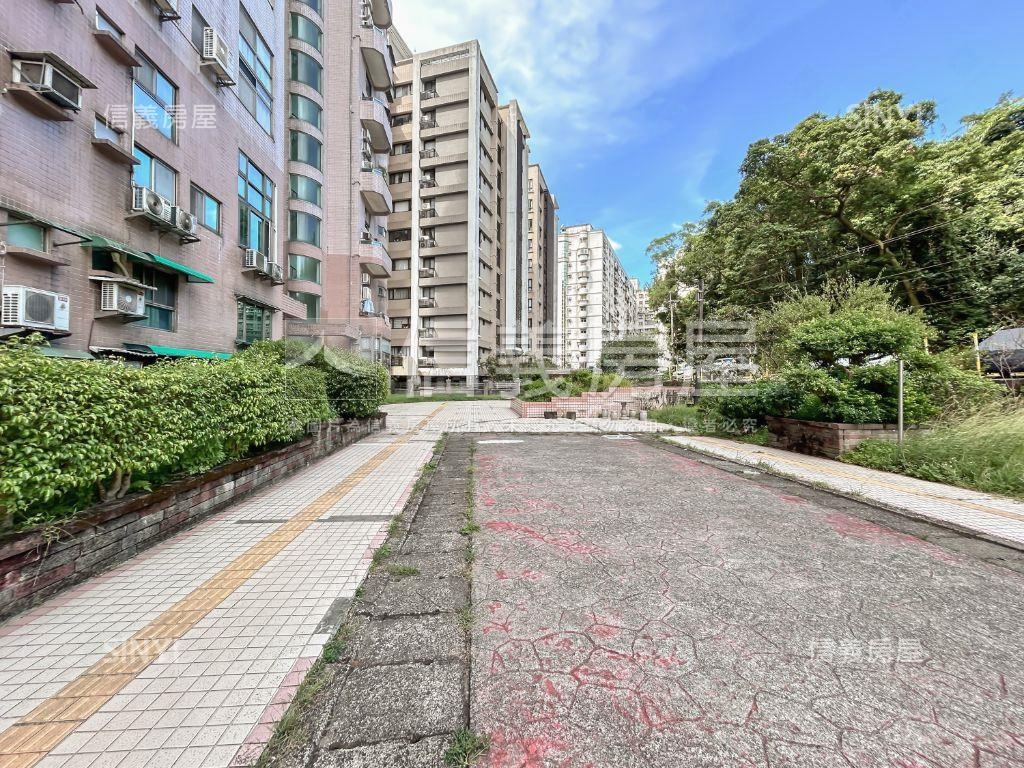 薄荷。稀有挑高質感大空間房屋室內格局與周邊環境