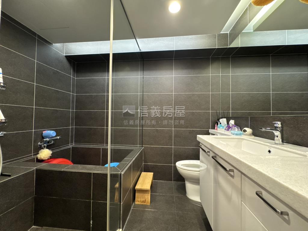 精美宏福三房房屋室內格局與周邊環境