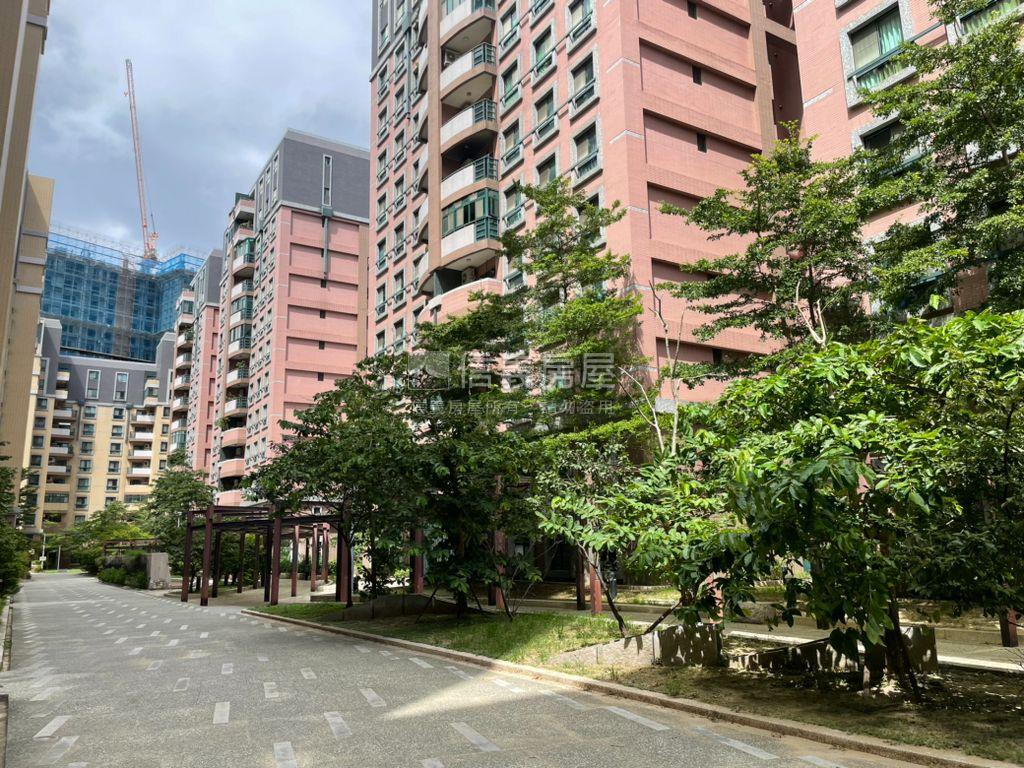 大鵬新城三房房屋室內格局與周邊環境