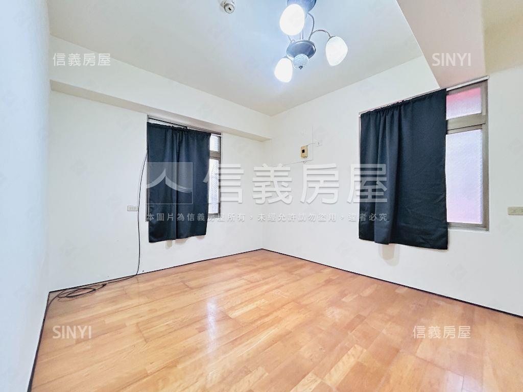 成章一街店面住家１＋２樓房屋室內格局與周邊環境