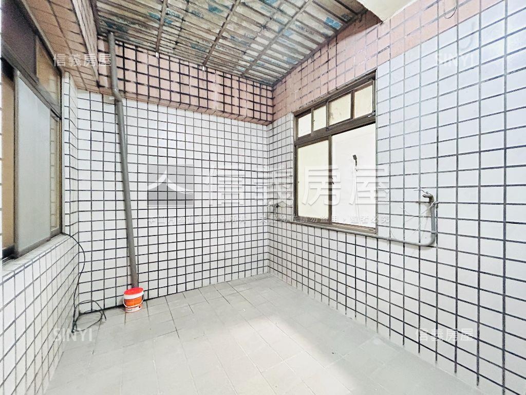 成章一街店面住家１＋２樓房屋室內格局與周邊環境