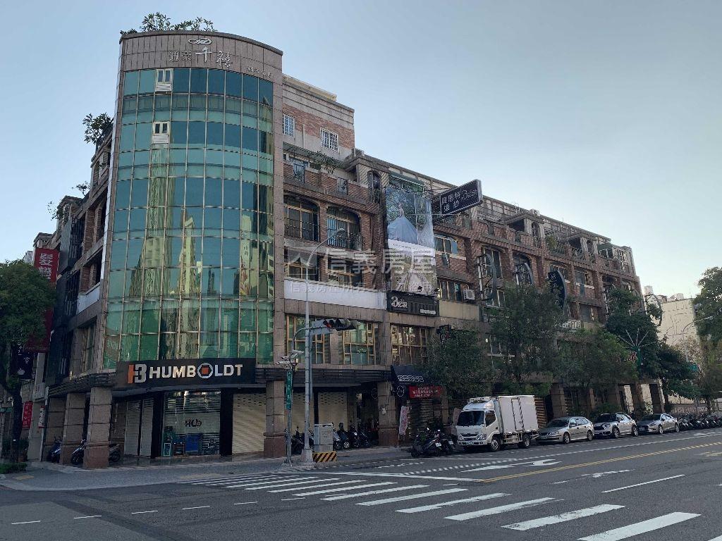 正朝馬路質感店面房屋室內格局與周邊環境