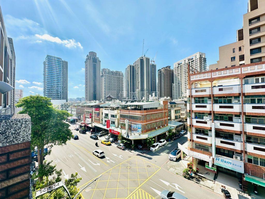 正朝馬路質感店面房屋室內格局與周邊環境