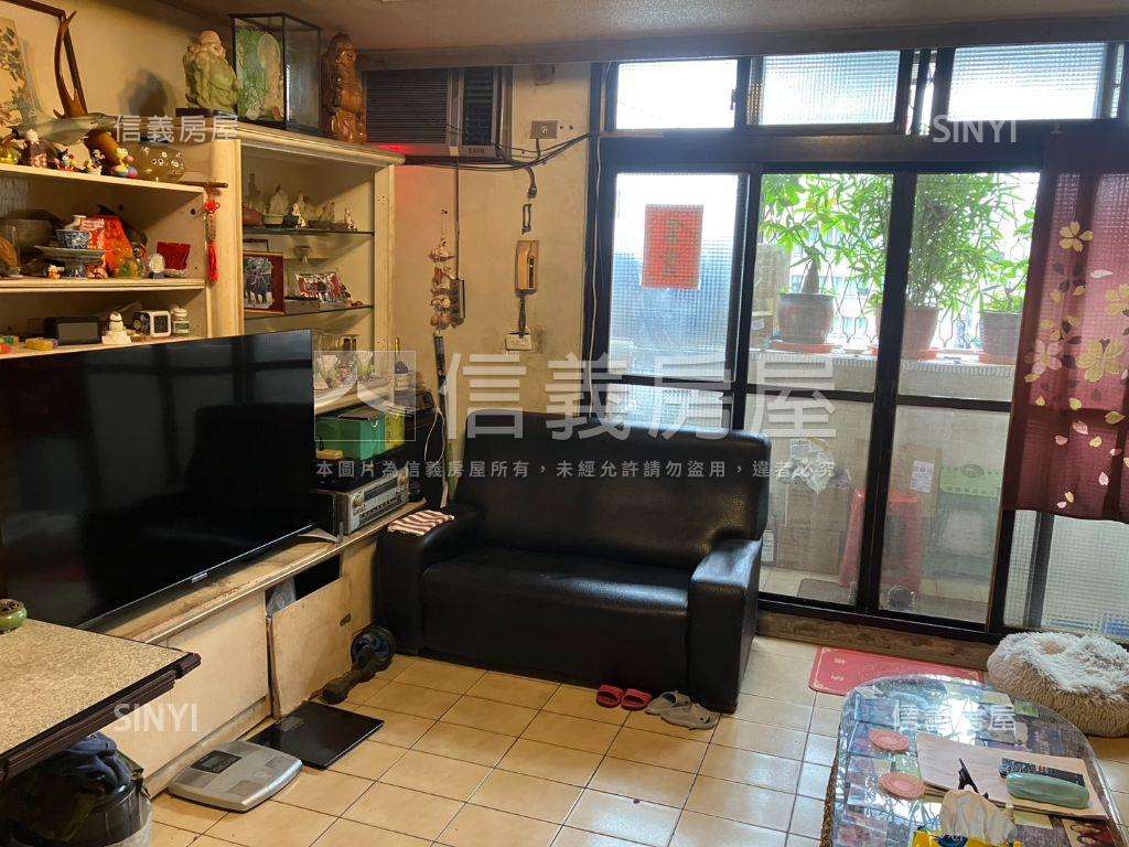 走路就到捷運站健身公寓房屋室內格局與周邊環境