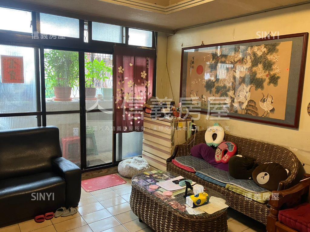 走路就到捷運站健身公寓房屋室內格局與周邊環境