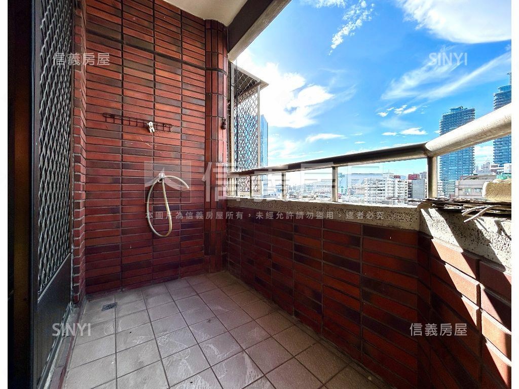 京城環球企業高樓採光兩房房屋室內格局與周邊環境