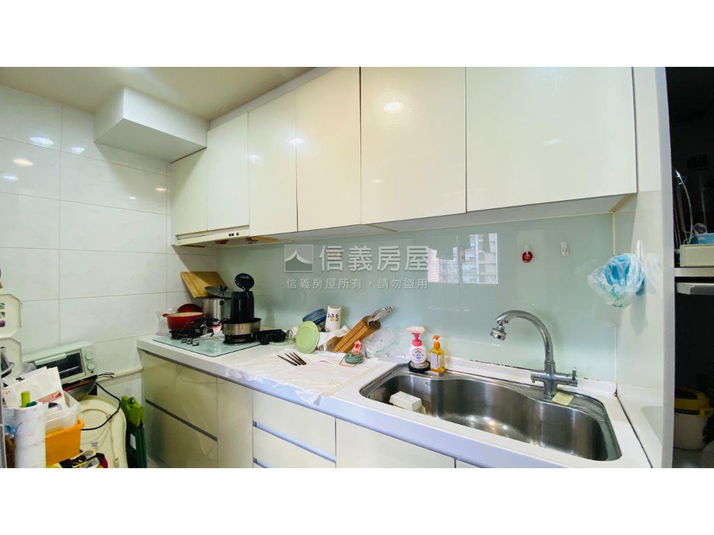 鴻華欣苑兩房車位房屋室內格局與周邊環境