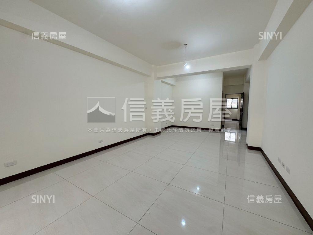 近衛武營尊榮孝親電梯別墅房屋室內格局與周邊環境