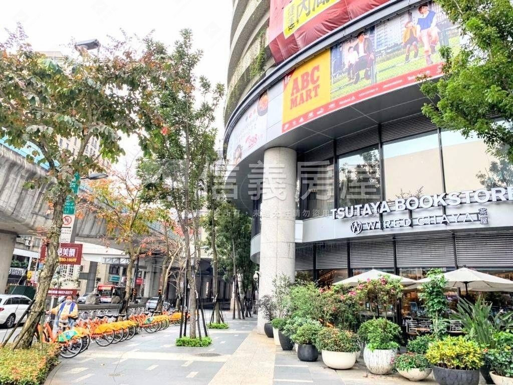 翡翠城頂客首選２＋１房房屋室內格局與周邊環境