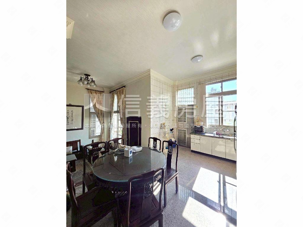 悠居山林大地坪大面寬別墅房屋室內格局與周邊環境