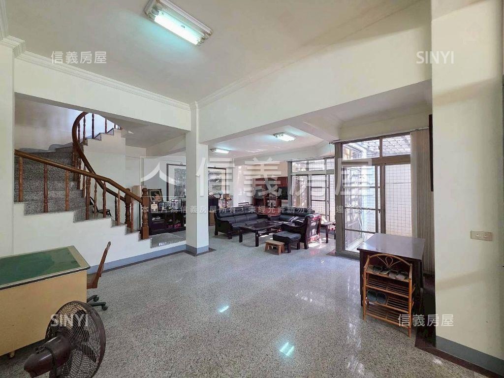 悠居山林大地坪大面寬別墅房屋室內格局與周邊環境