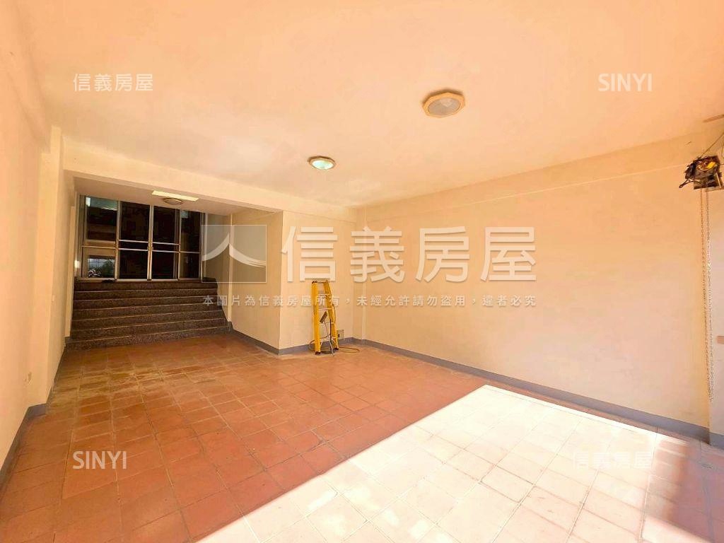 悠居山林大地坪大面寬別墅房屋室內格局與周邊環境