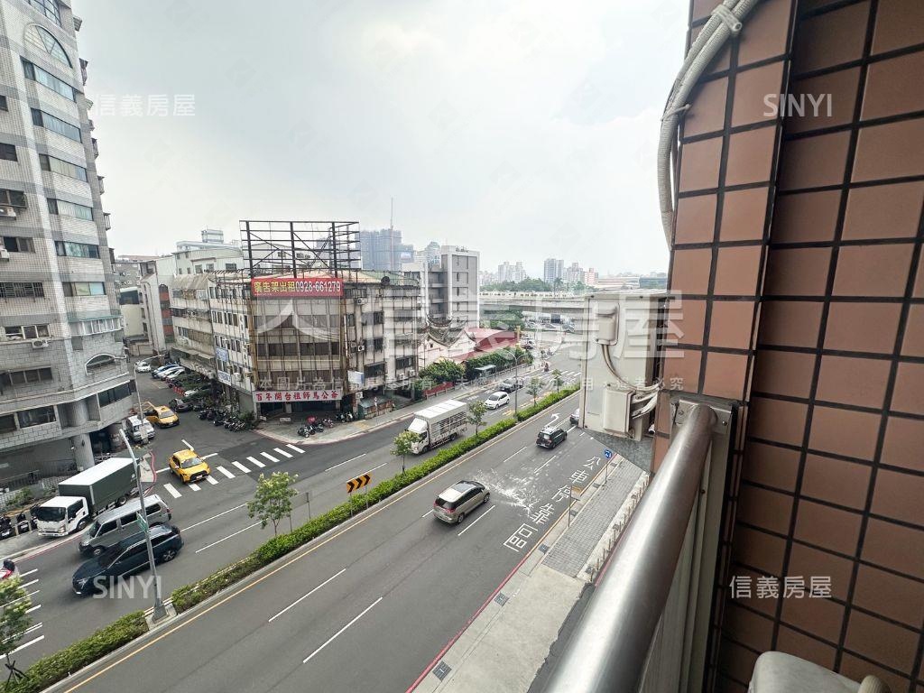 城市經典。美裝潢陽台套房房屋室內格局與周邊環境
