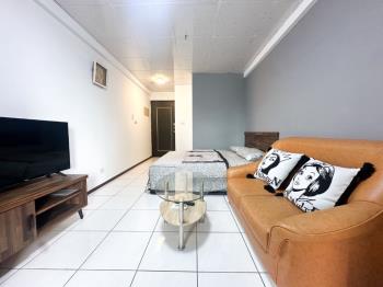 城市經典。美裝潢陽台套房