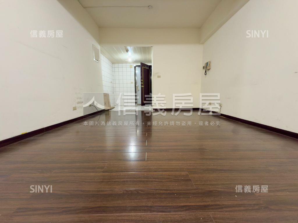 小資成家美電梯陽台套房房屋室內格局與周邊環境