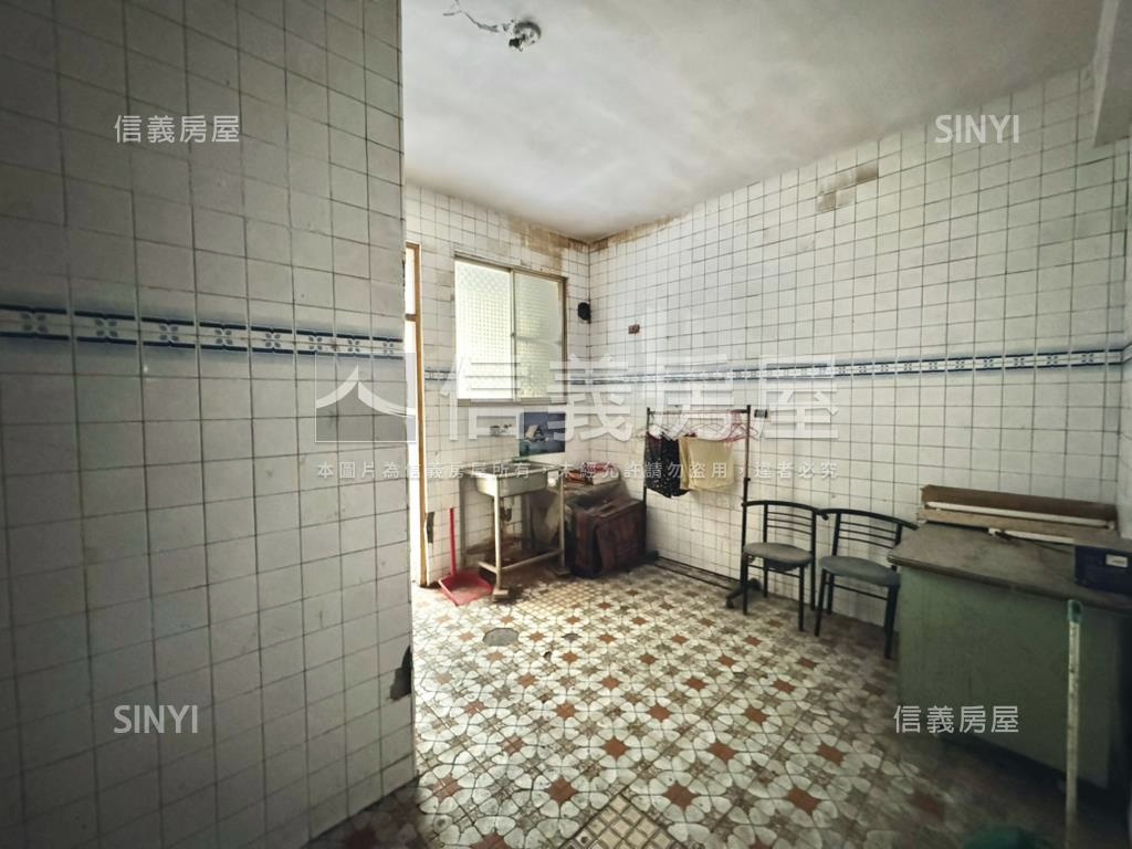 輕軌科工館站旁騎樓美透天房屋室內格局與周邊環境
