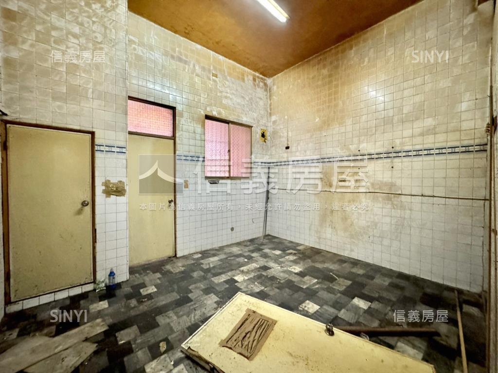 輕軌科工館站旁騎樓美透天房屋室內格局與周邊環境