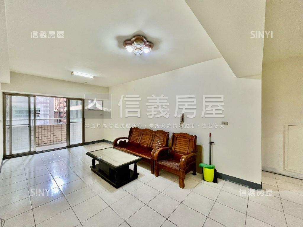 左營近捷運大三房房屋室內格局與周邊環境