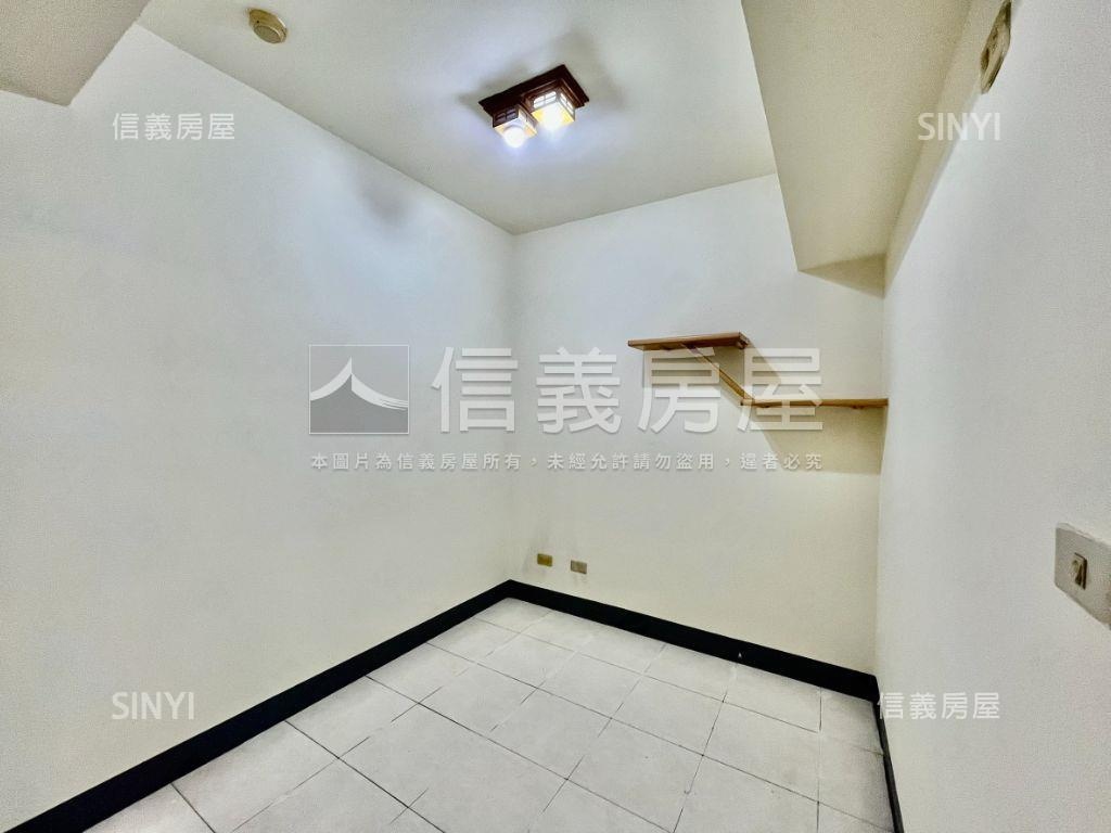 左營近捷運大三房房屋室內格局與周邊環境