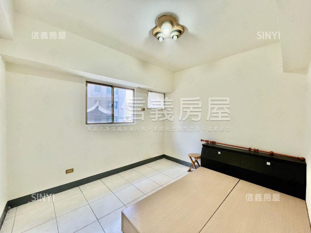 左營近捷運大三房房屋室內格局與周邊環境