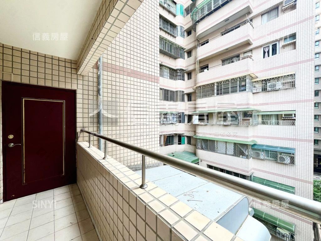 左營近捷運大三房房屋室內格局與周邊環境