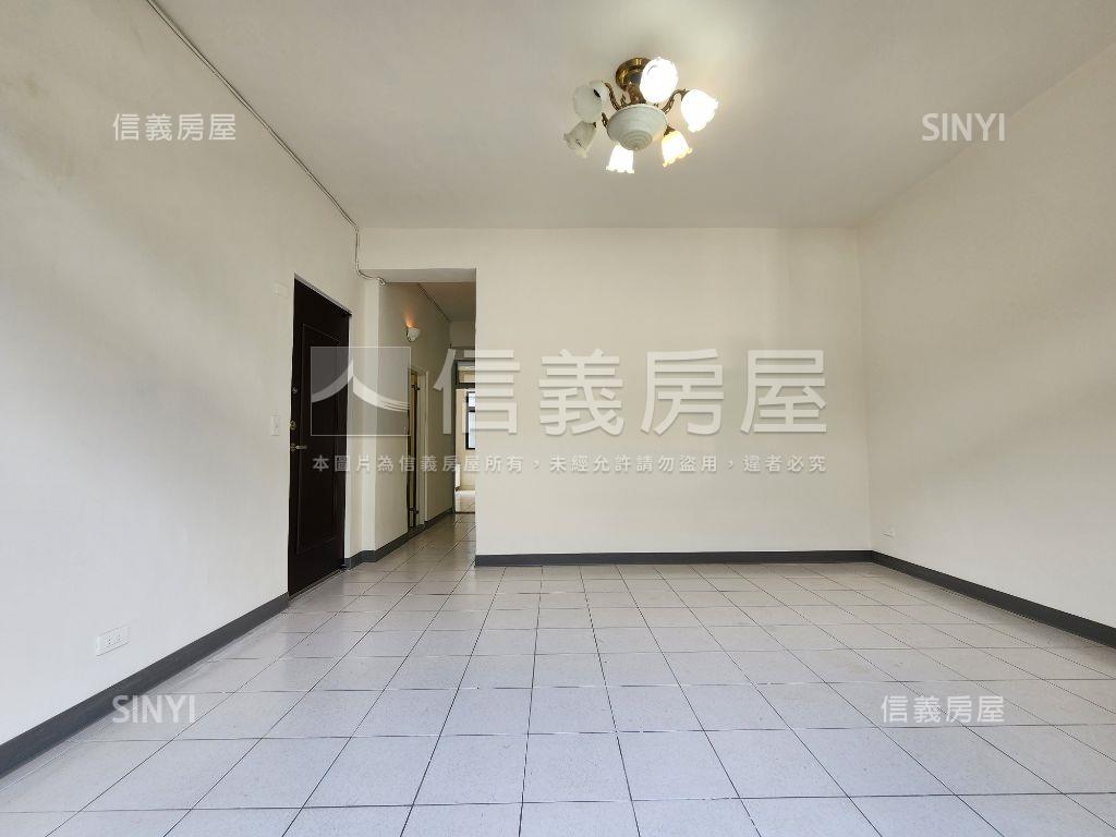 中和精華商圈頂樓加蓋房屋室內格局與周邊環境