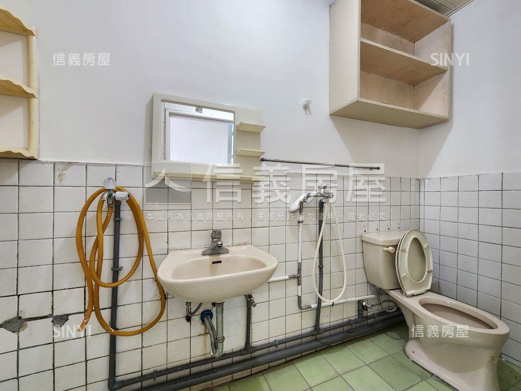 中和精華商圈頂樓加蓋房屋室內格局與周邊環境