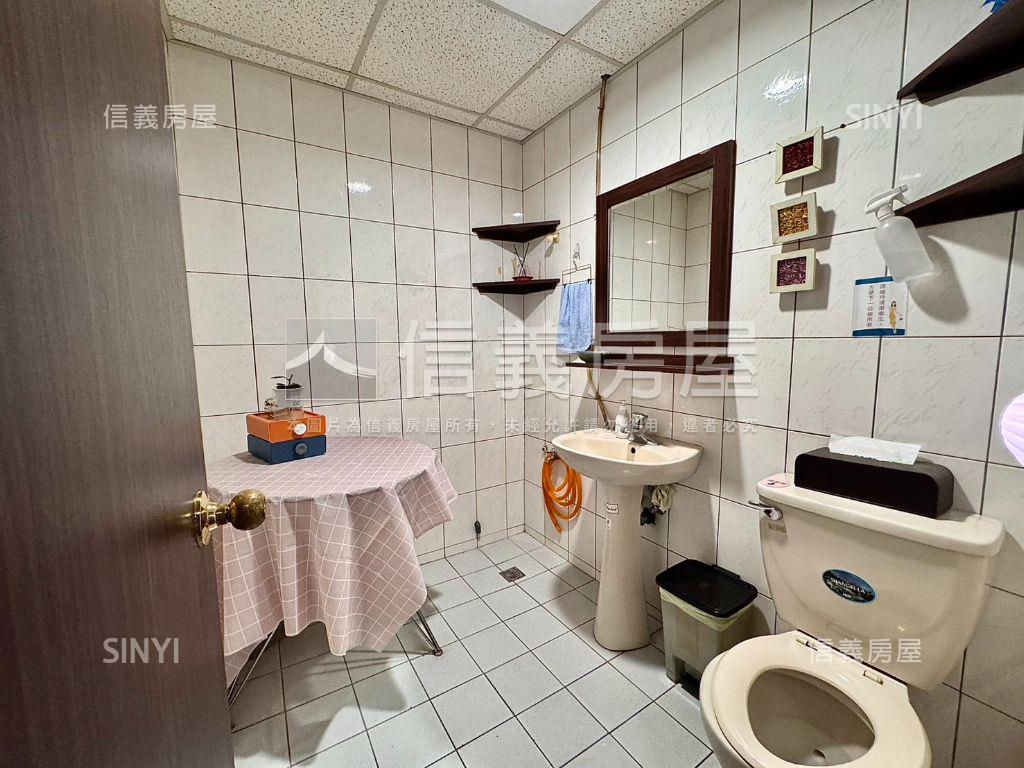 忠孝市景明亮邊間住辦房屋室內格局與周邊環境